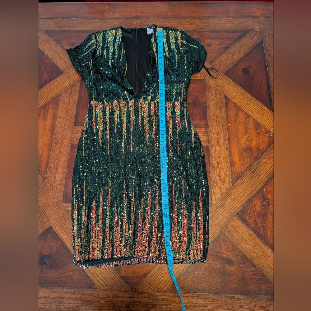Venus Low Plunge Sequin Mini Dress - Size 4 - Picture 11 of 13